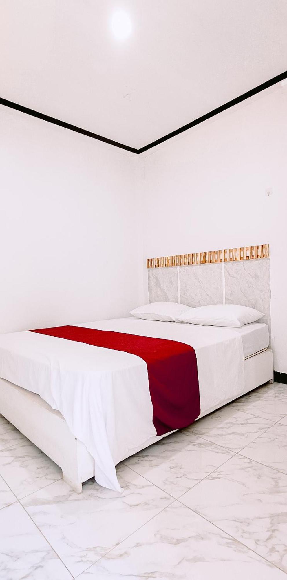 Getrudis Guesthouse Labuan Bajo Eksteriør bilde