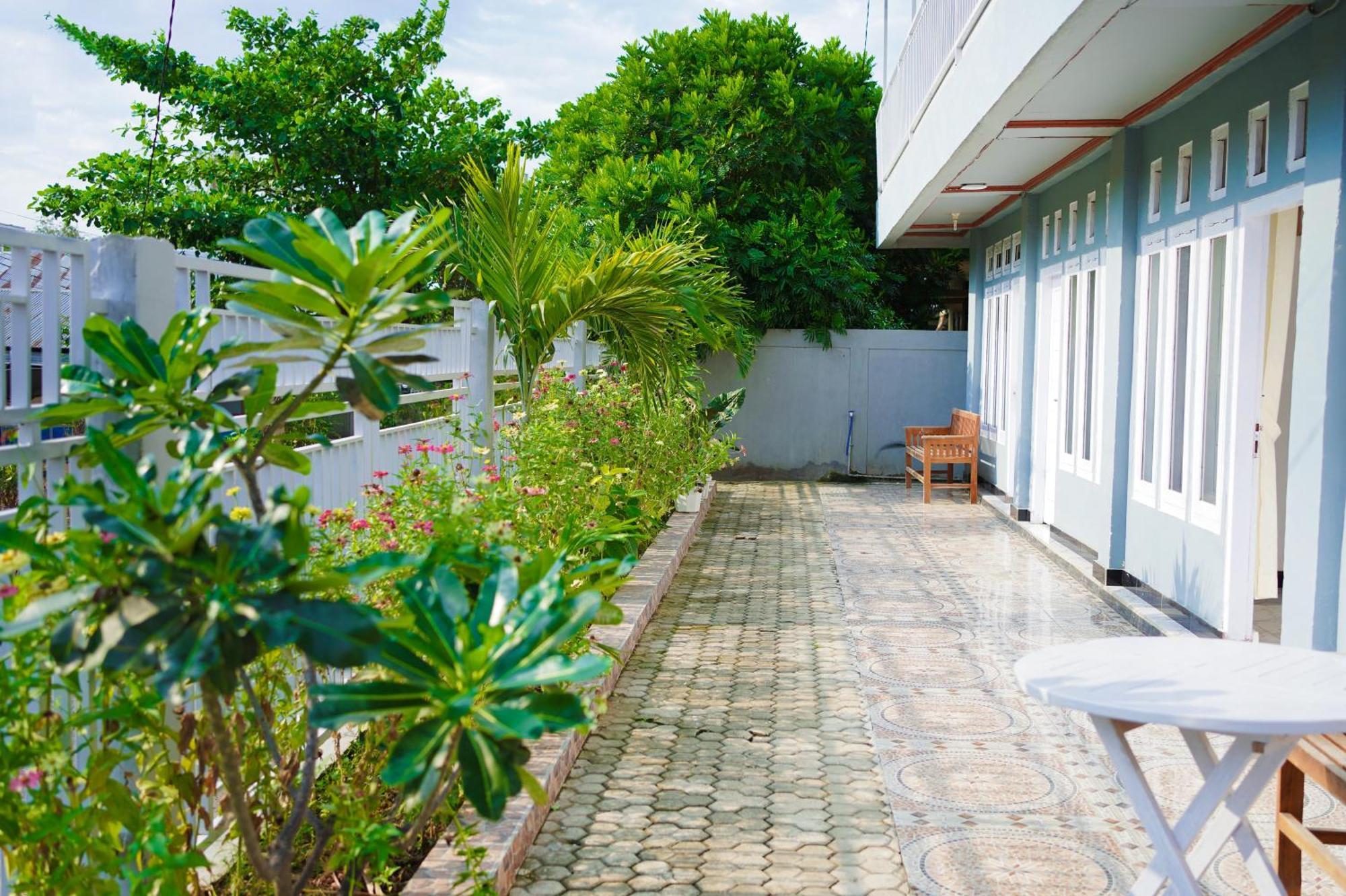 Getrudis Guesthouse Labuan Bajo Eksteriør bilde